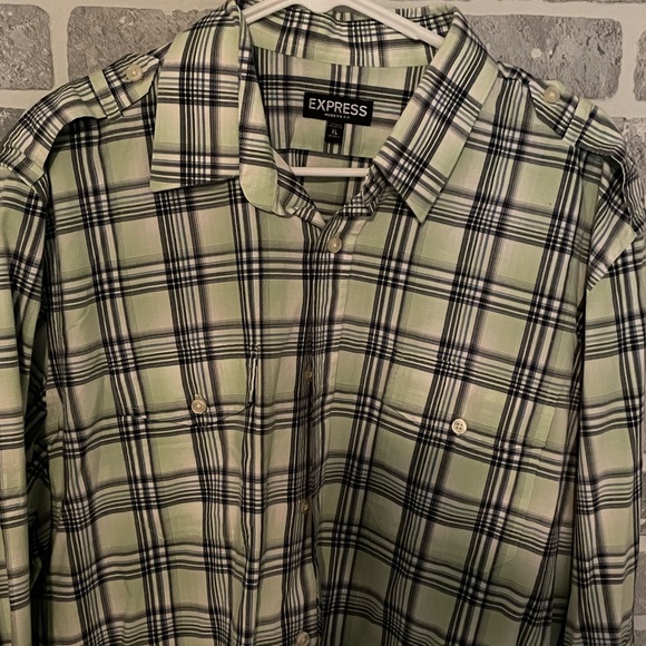 Express button up. - Picture 3 of 3
